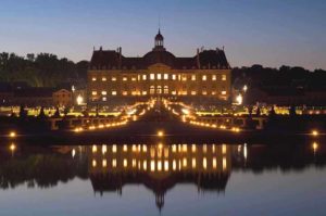 Chateau Vaux le Vicomte in candlelight at night