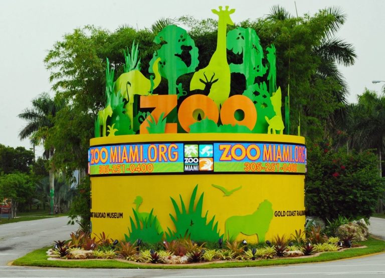 entrance-to-zoo-miami