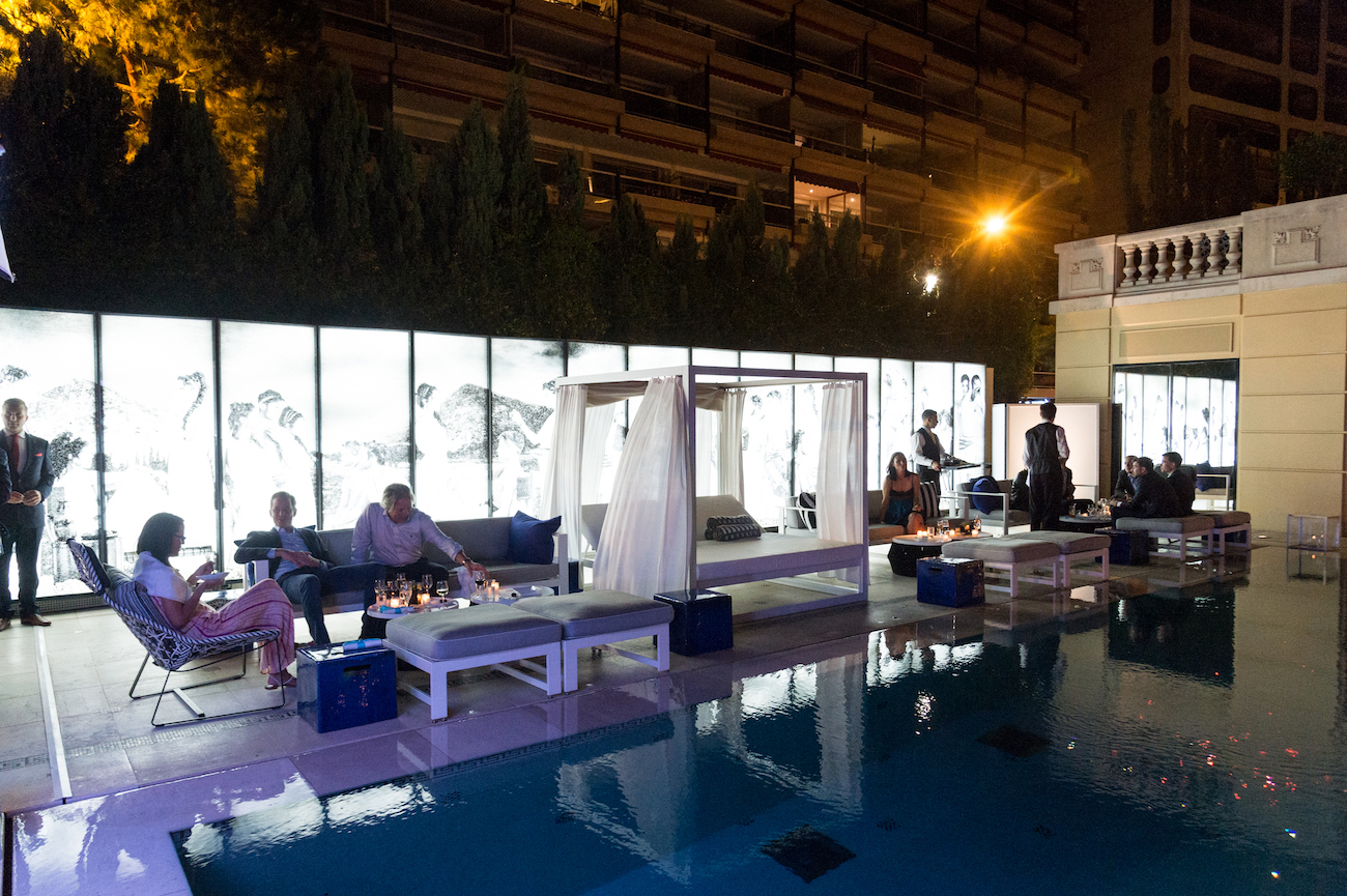 outdoor-pool-wedding-after-party