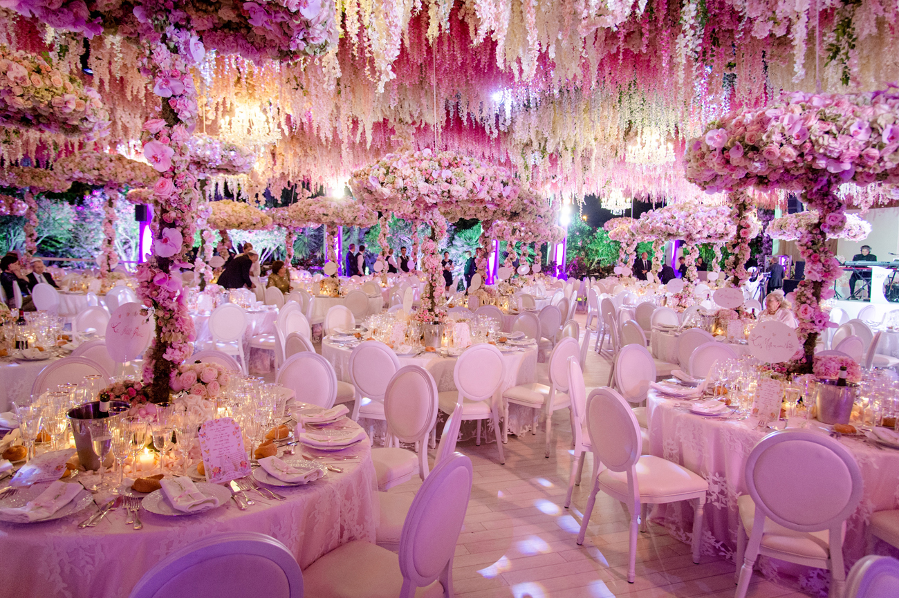 wedding-reception-with-extravagant-hanging-florals