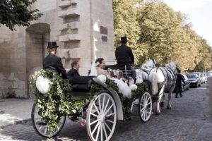 creative-wedding carriage