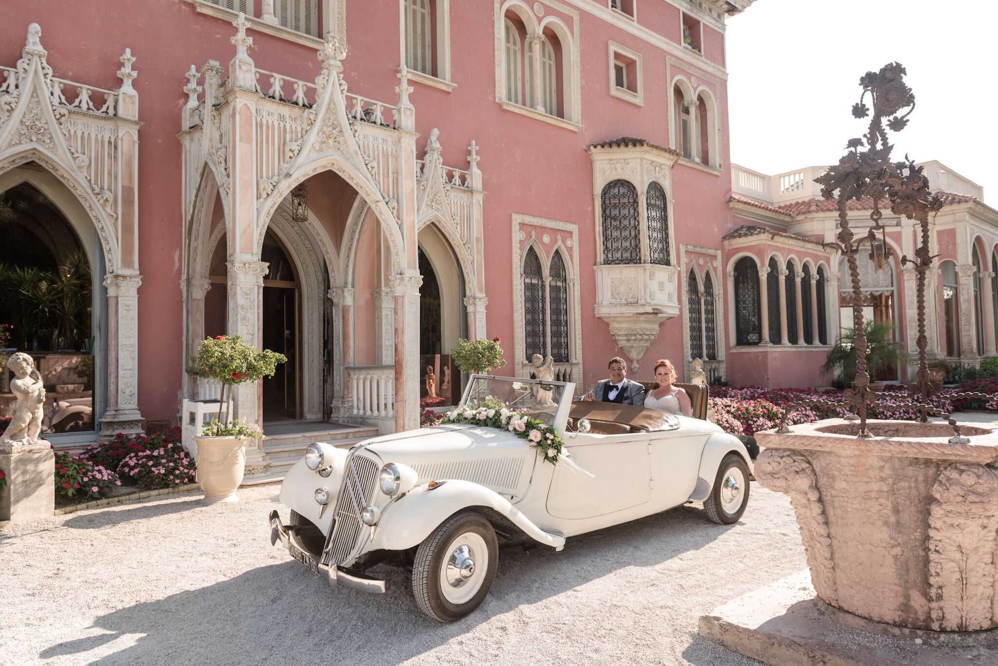 villa-ephrussi-de-rothschild-vintage-wedding-car