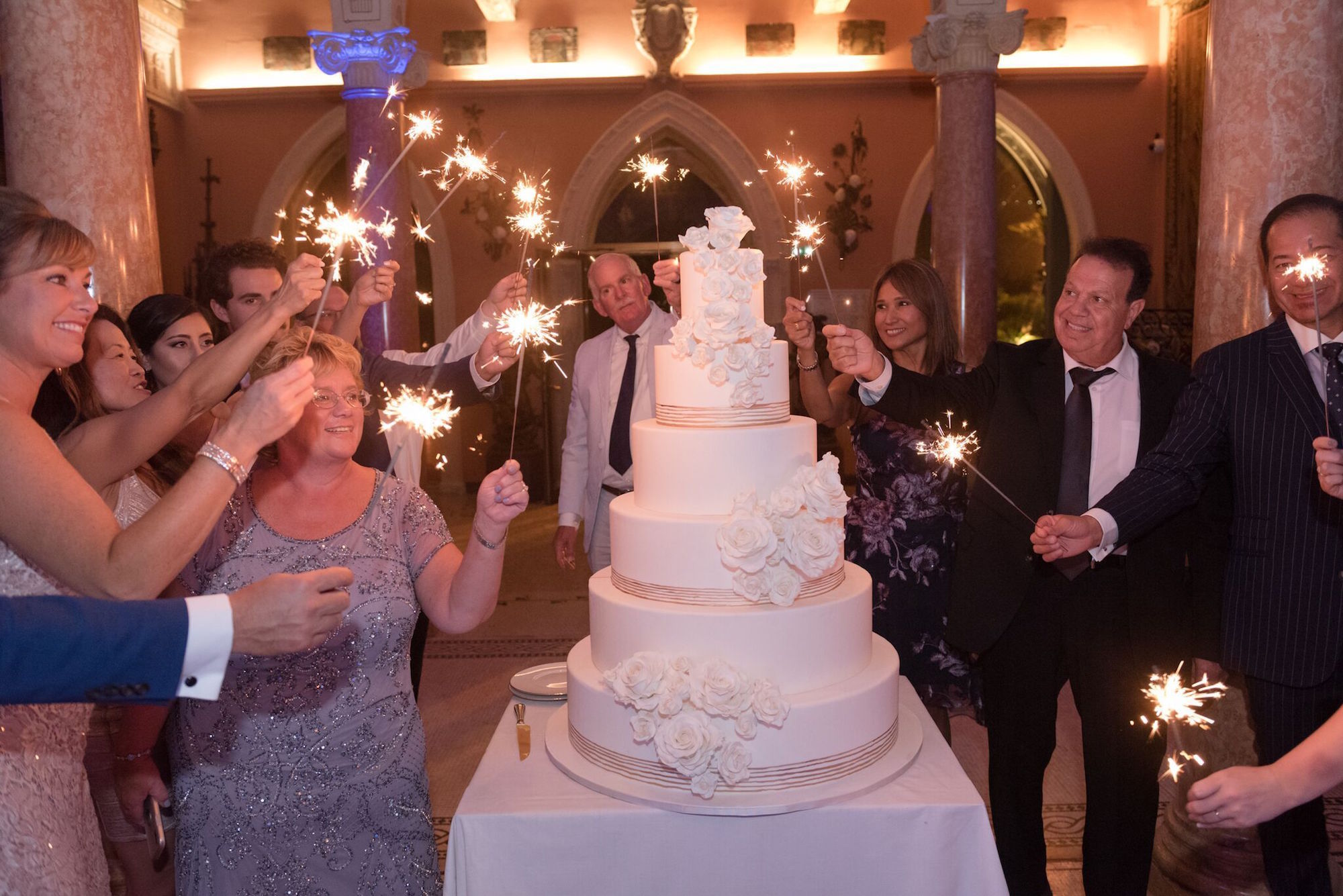 wedding-cake-and-sparklers