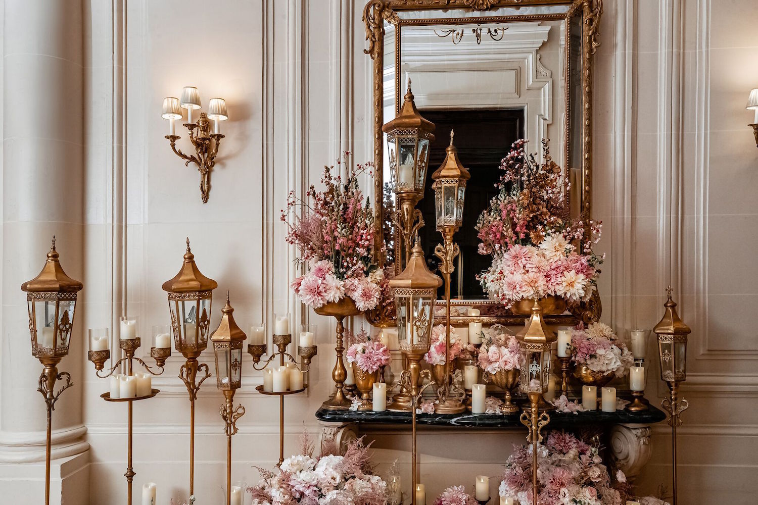 opulent-ballroom-wedding-vases-candles-and-florals