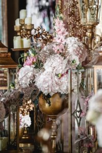 opulent-ballroom-wedding-pink-hydrangea-floral-arrangement