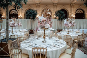 opulent-ballroom-wedding-grand-intercontinental-hotel-salon-opera-ballroom-reception-tables-high-centerpieces