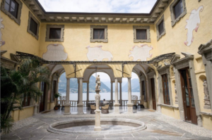 Lake Como wedding locations with an elegant courtyard and a view to Lake Como