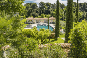 Destination wedding in the South of France : Gardens at the Domaine des lys
