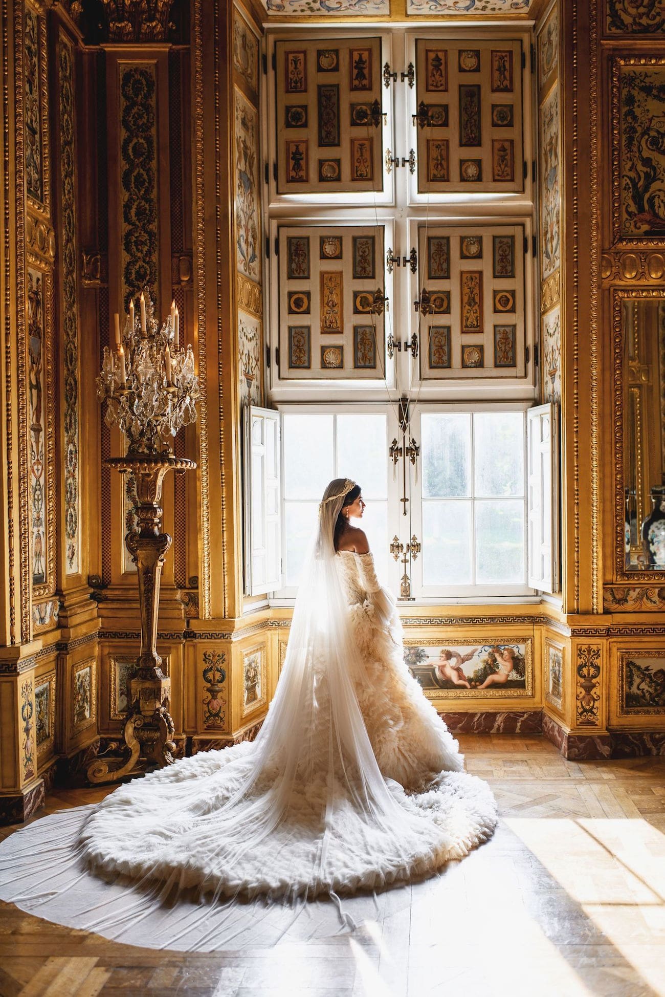 wedding at Château de Vaux-le-Vicomte bride