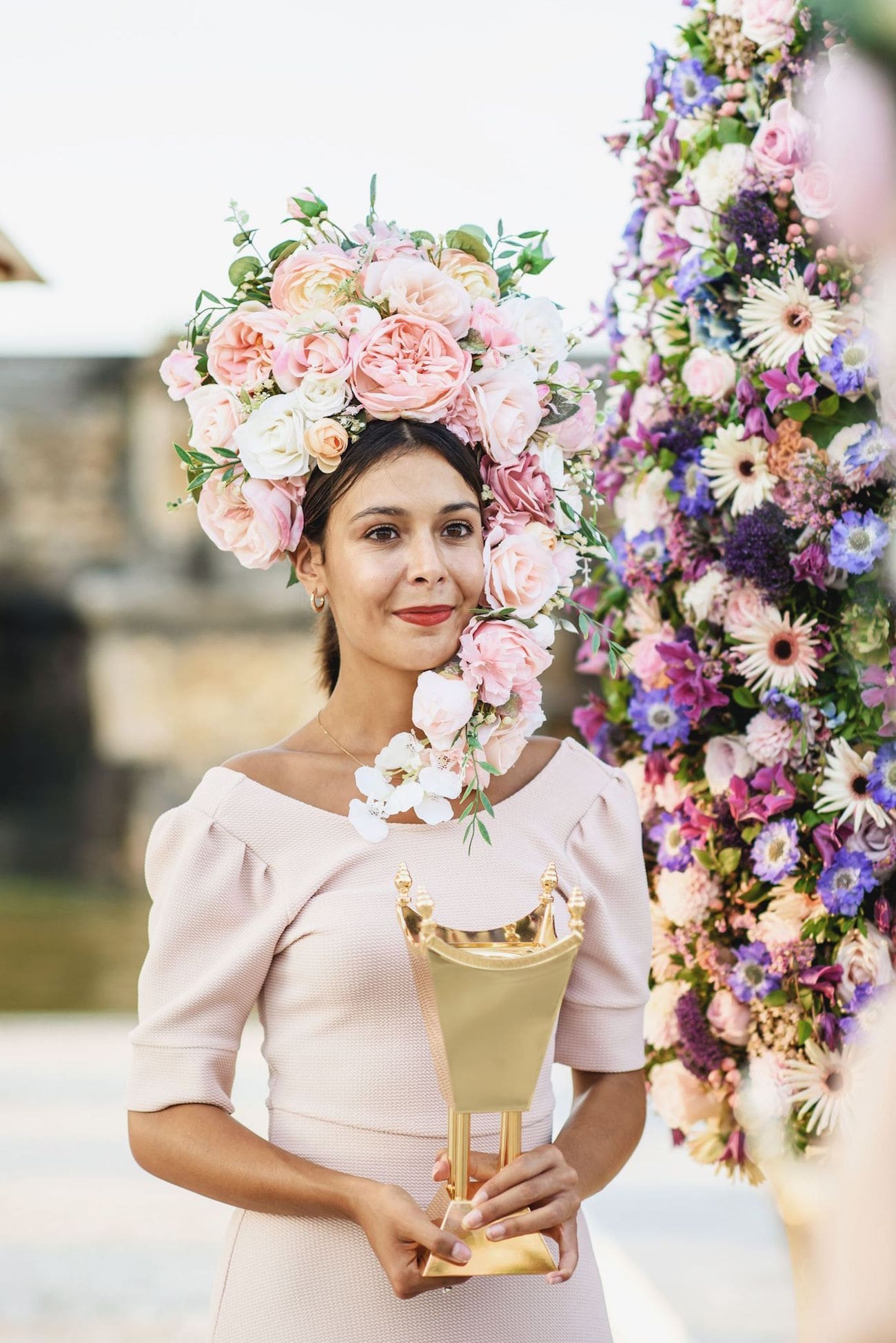 zaffa wedding hostess with floral headpiece