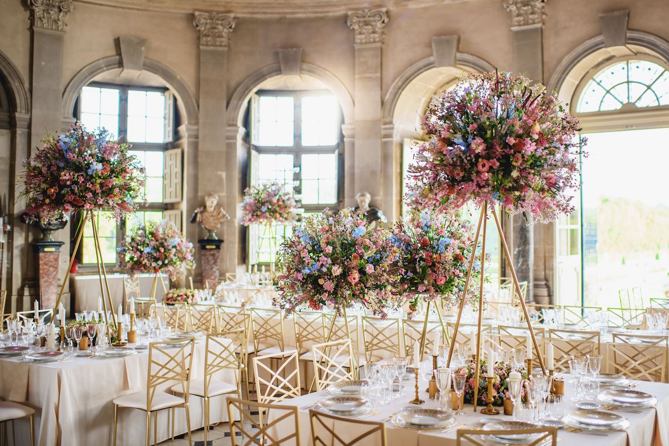 wedding at Château de Vaux-le-Vicomte pastel floral arrangements